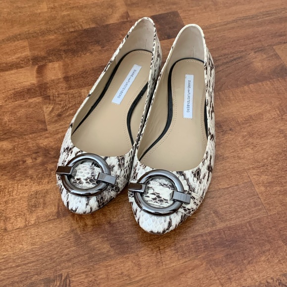 DVF Snakeskin Flats - Picture 1 of 10